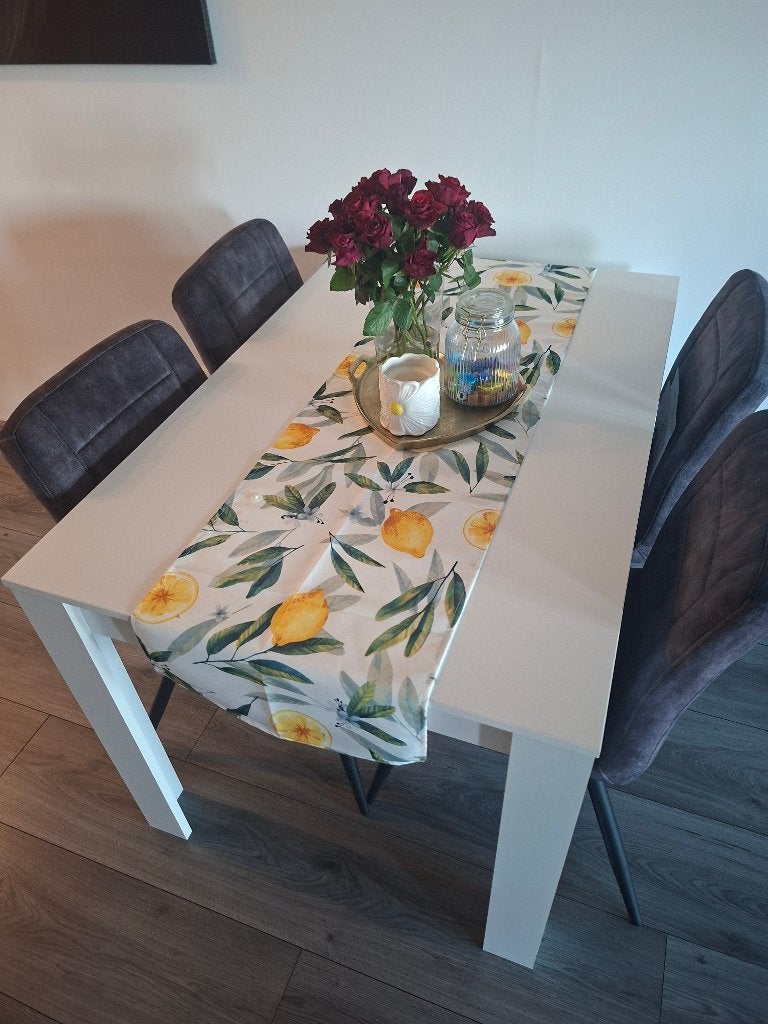Nette witte eettafel, Ophalen, 100 tot 150 cm, Zo goed als nieuw, Vier personen