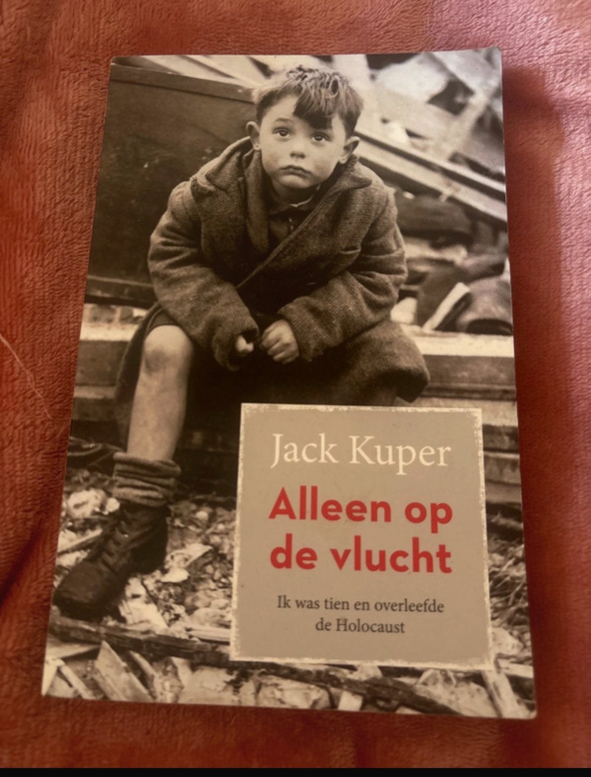 Alleen op de vlucht - Jack Kuper (Holocaust), Ophalen of Verzenden, 20e eeuw of later, Zo goed als nieuw