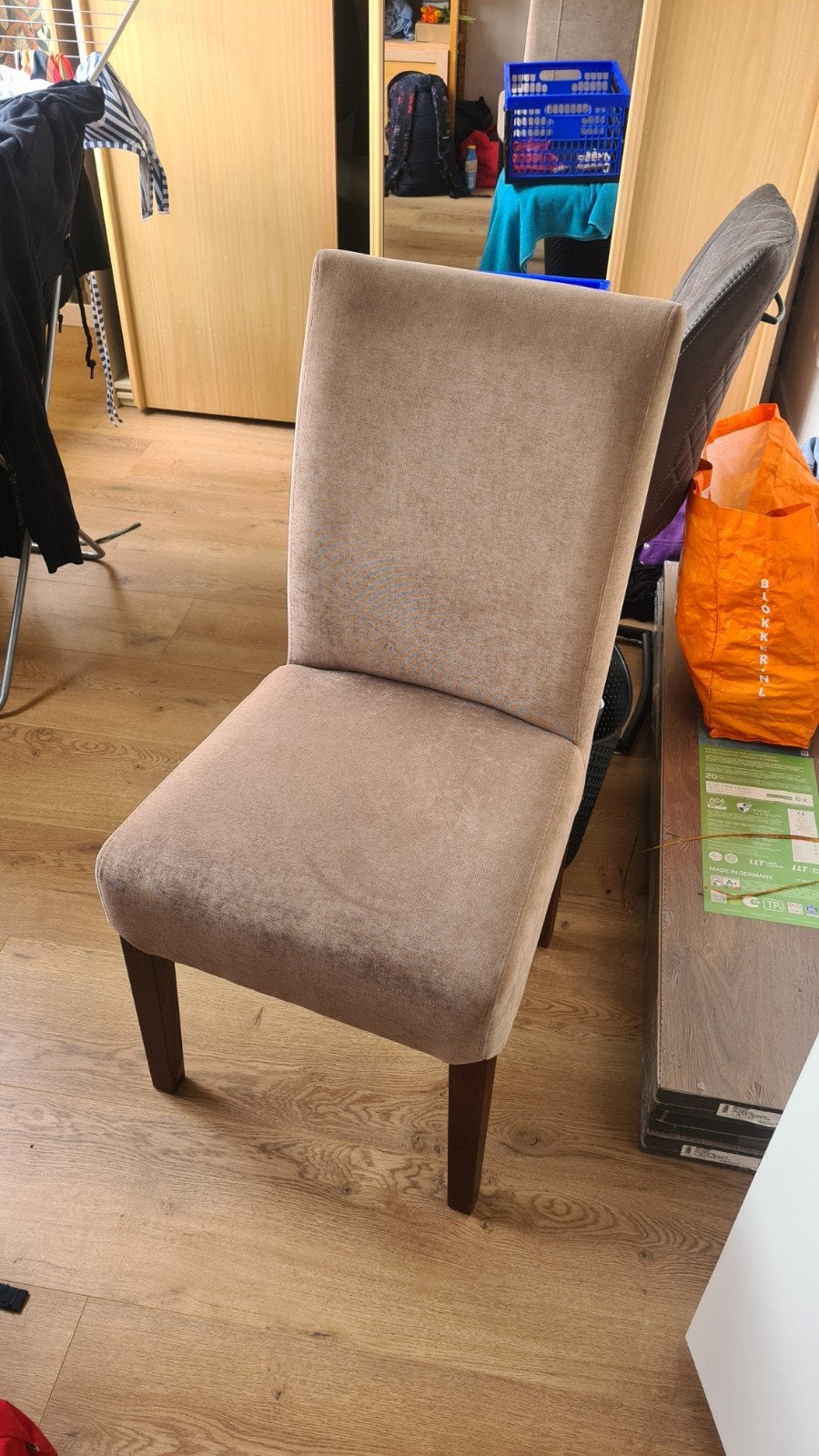 Set van 4 comfortabele eetkamerstoelen, Huis en Inrichting, Ophalen, Gebruikt, Bruin, Vier