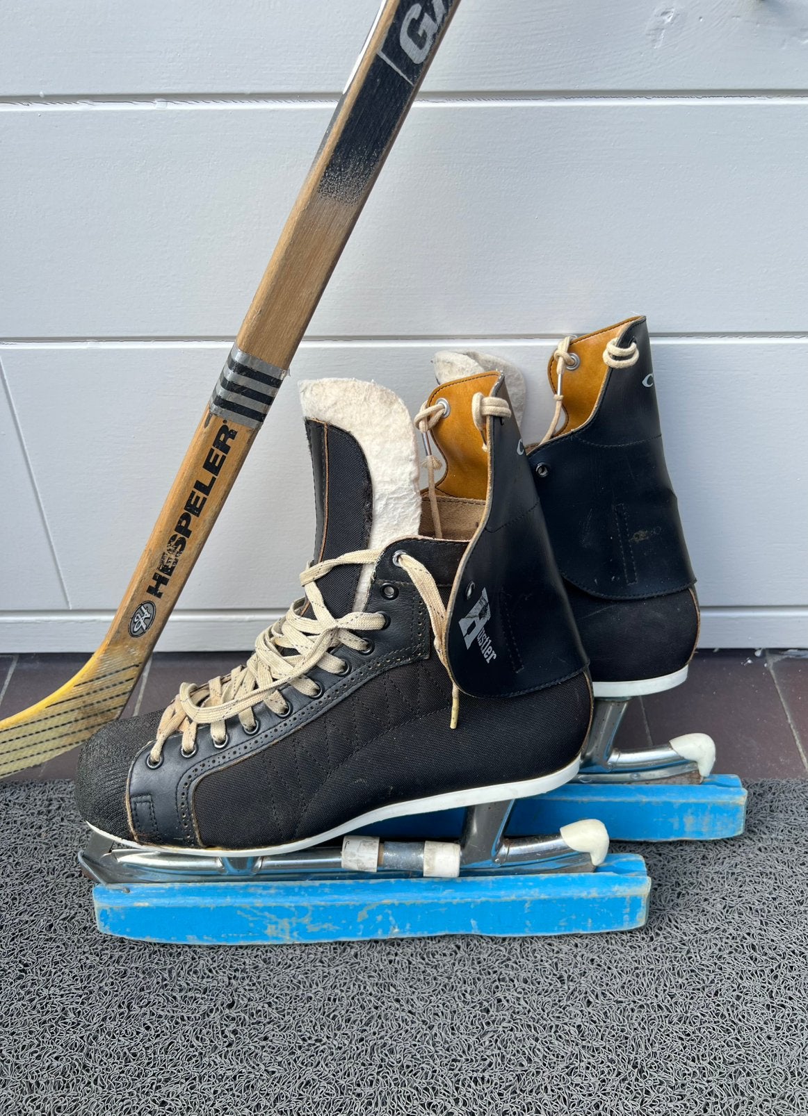 Klassieke ijshockeyschaatsen van Hustler (maat 42), Sport en Fitness, Gebruikt, IJshockeyschaatsen, Ophalen, Overige merken