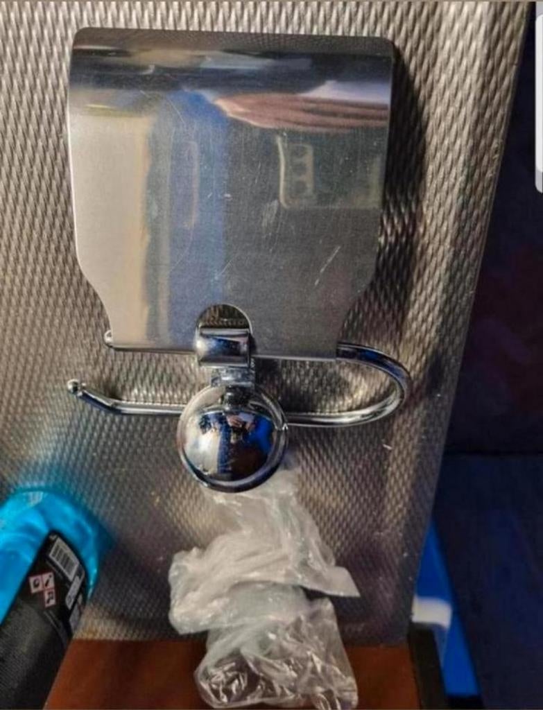 Toiletrolhouder bieden gebruikt, Ophalen of Verzenden, Gebruikt, Overige kleuren, Overige typen