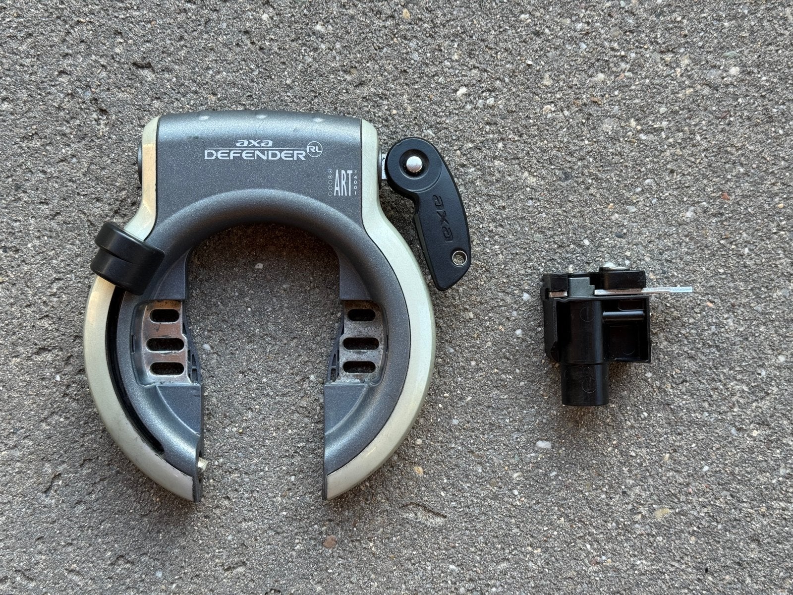 AXA Defender ringslot ART** met bijbehorend batterijslot, Ophalen, Zo goed als nieuw, Ringslot
