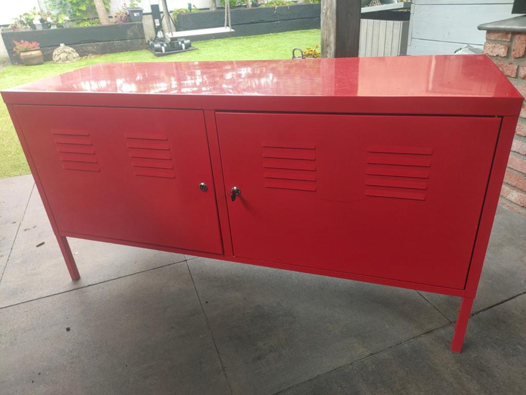 IKEA PS Kast - Rood metalen opbergkast met sleutel, Ophalen of Verzenden, Gebruikt