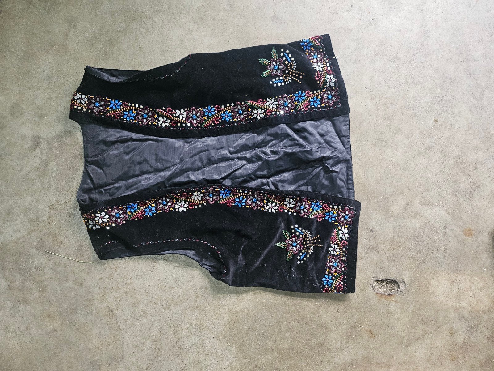 Vintage handgemaakt gilet met kralen en pailletten maat M/L, Onbekend, Ophalen of Verzenden, Zo goed als nieuw