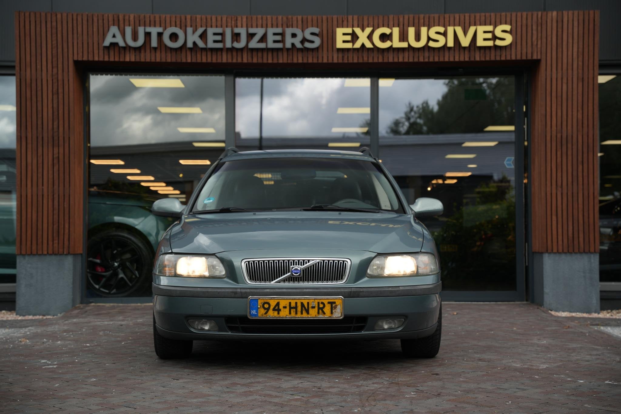 Volvo V70 2.4 Comfort Line 592.911 km ervaring: deze Volvo i, Auto's, Voorwielaandrijving, Stof, Grijs, 170 pk