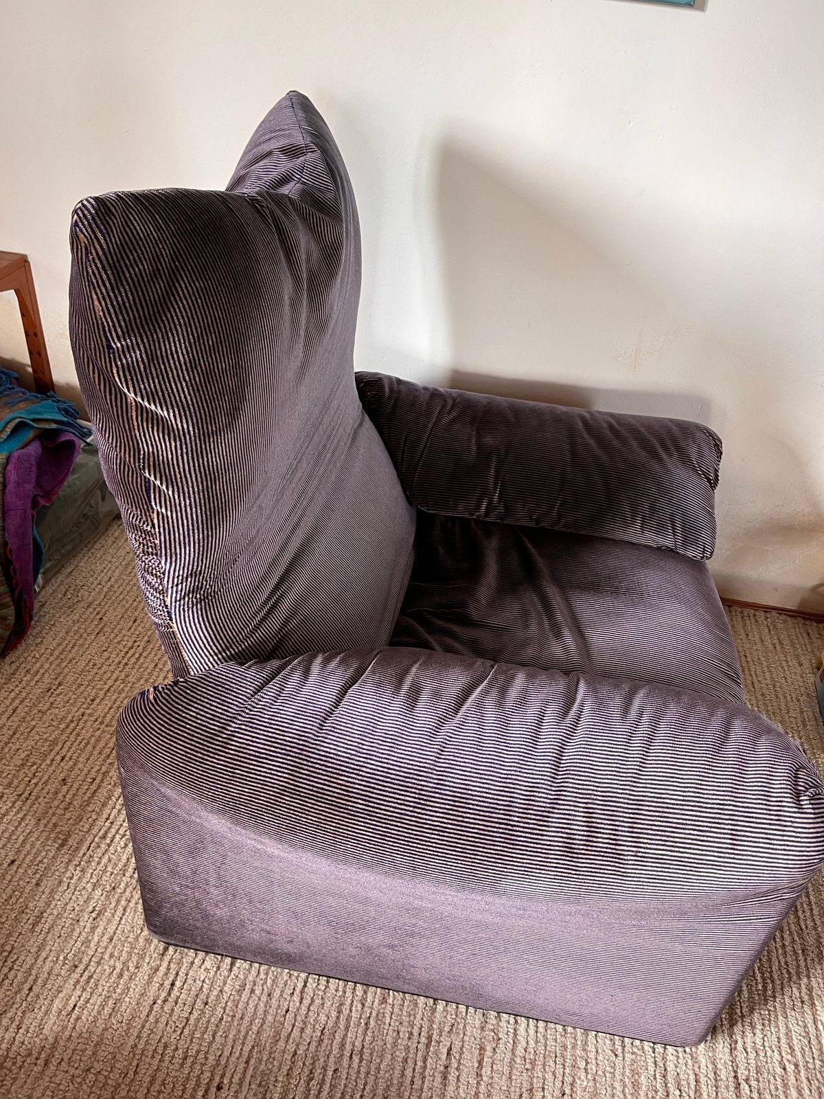Cassina Maralunga fauteuil met grijs/paars velours stof, Ophalen, Gebruikt, Design, 75 tot 100 cm