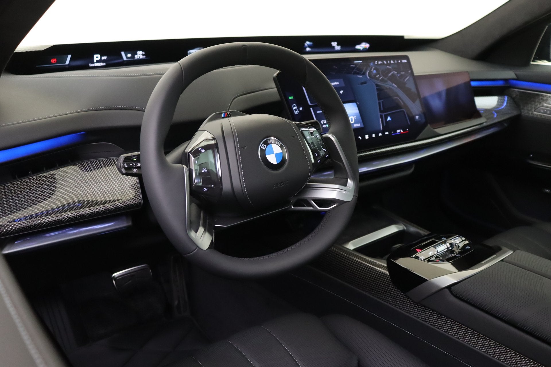 BMW i7 50 xDrive M Sport / Panoramadak Sky Lounge / Executiv, Auto's, Automaat, Dealer onderhouden, Zwart, 2670 kg
