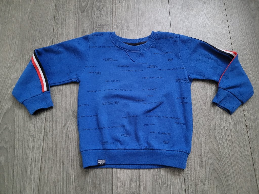 SCAMPS & BOYS blauwe trui met opdruk maat 104 ~ CP3046, Kinderen en Baby's, Gebruikt, Trui of Vest, Jongen, Scamps & Boys