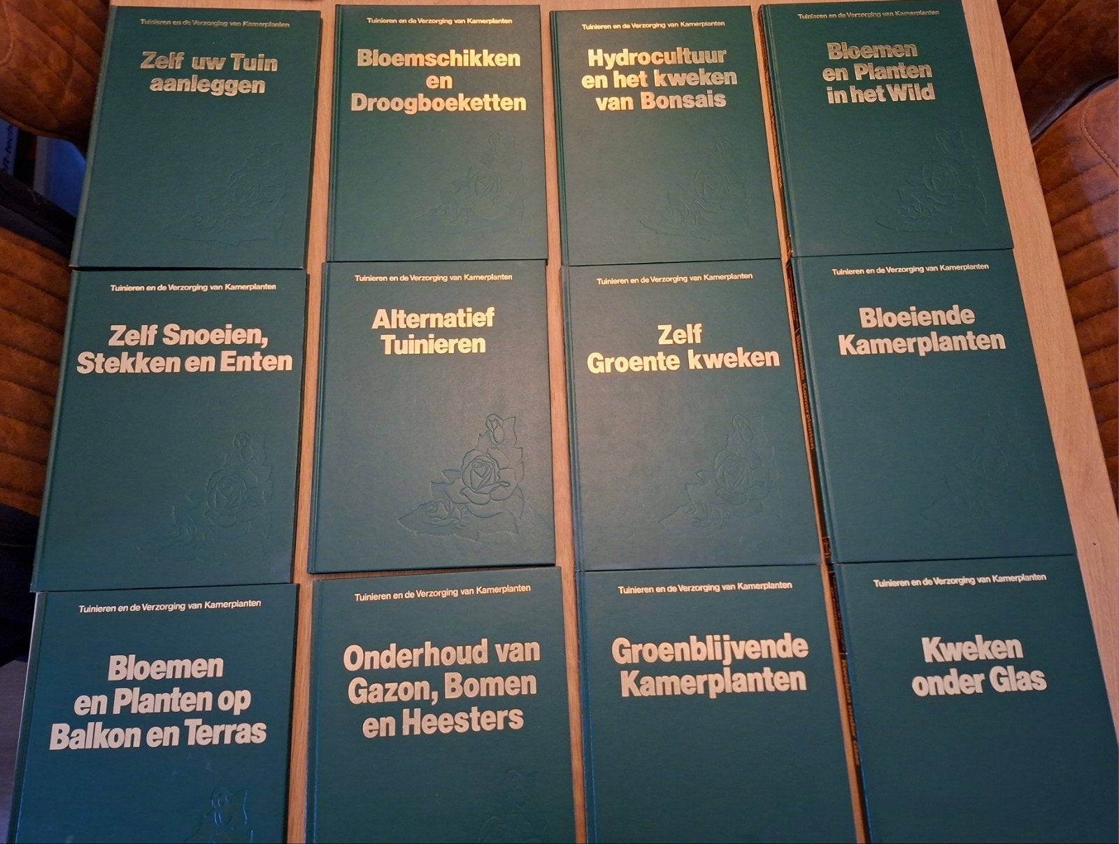 Tuinieren en de verzorging van kamerplanten, 24 delige set, Boeken, Ophalen of Verzenden, Zo goed als nieuw, Bloemen en Planten