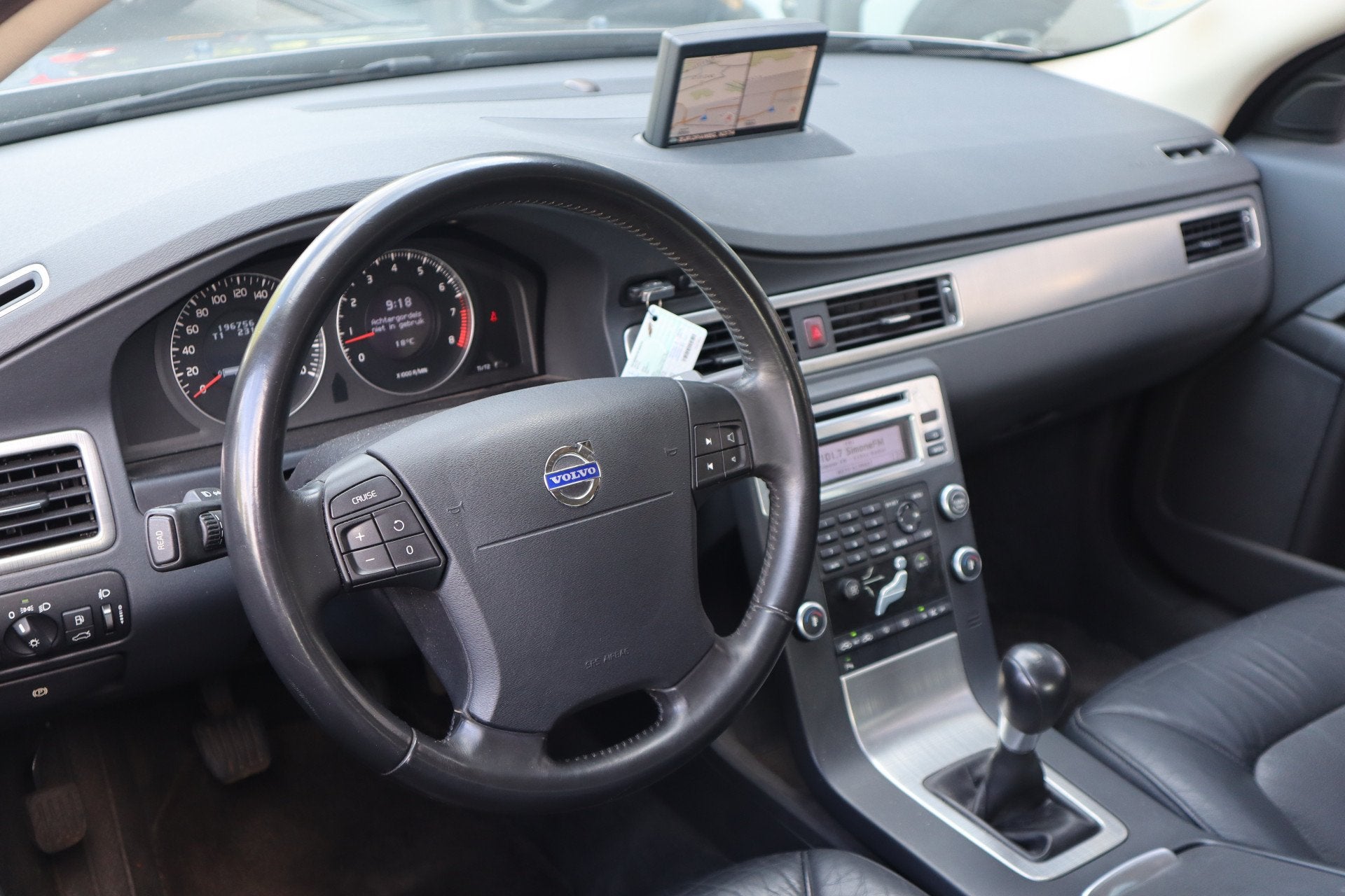 Volvo S80 2.5 T Momentum | Rijklaar | Leder | Trekhaak, Voorwielaandrijving, Zwart, Parkeersensor, 2521 cc