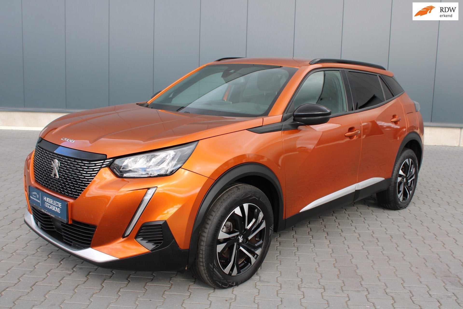 Peugeot 2008 1.2 PureTech Allure Pack Premium Plus NIEUWE BA, Voorwielaandrijving, Dealer onderhouden, Gebruikt, Zwart