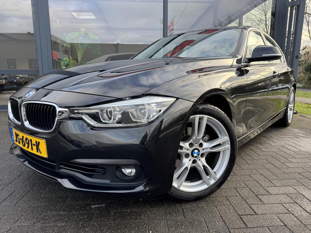 BMW 3 Serie 318i Centennial Executive (bj 2016, automaat), Auto's, Automaat, 12 maanden, Gebruikt, Zwart