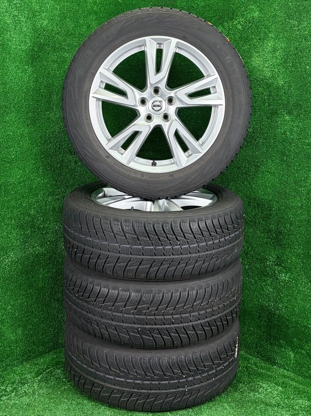 Originele 18 inch Volvo velgen met winterbanden XC40 V90 CC, Auto-onderdelen, Banden en Velgen, 18 inch, Gebruikt, -, -