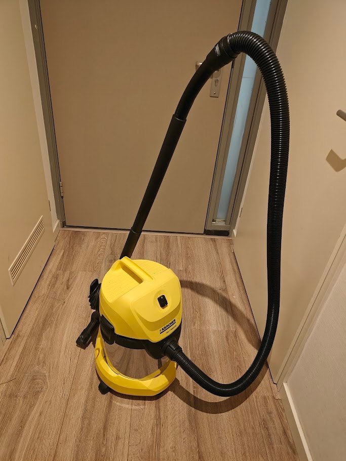 Kärcher WD 3 Premium – Nat- en droogstofzuiger, Ophalen, Zo goed als nieuw, Minder dan 1200 watt, Kärcher