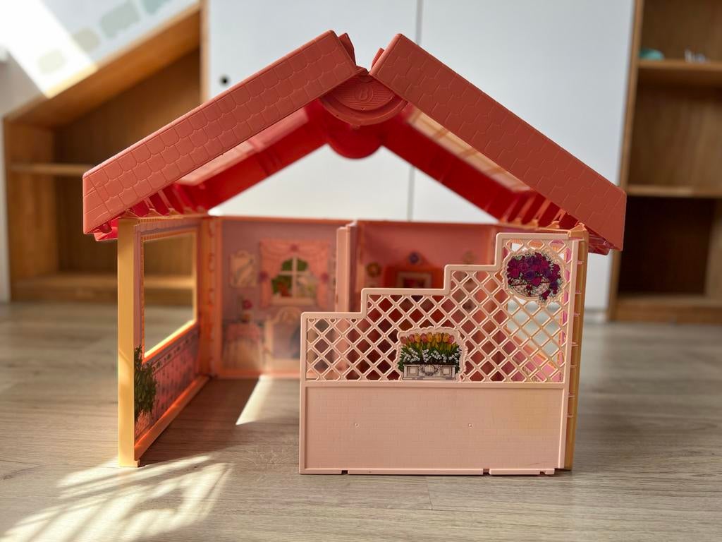 Barbie poppenhuis + (verkleed)kasten + Ken/Barbie + kleding, Ophalen, Gebruikt, Poppenhuis