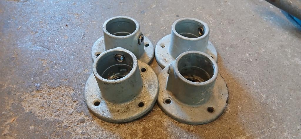 4 stuks Steigerbuis voet 48mm gegalvaniseerd, Ophalen of Verzenden, Gebruikt