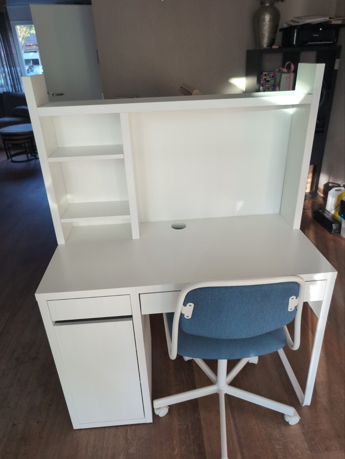 IKEA Micke bureau met Örfjäll bureaustoel, Ophalen, Met lades, Spaanplaat of MDF, Zo goed als nieuw