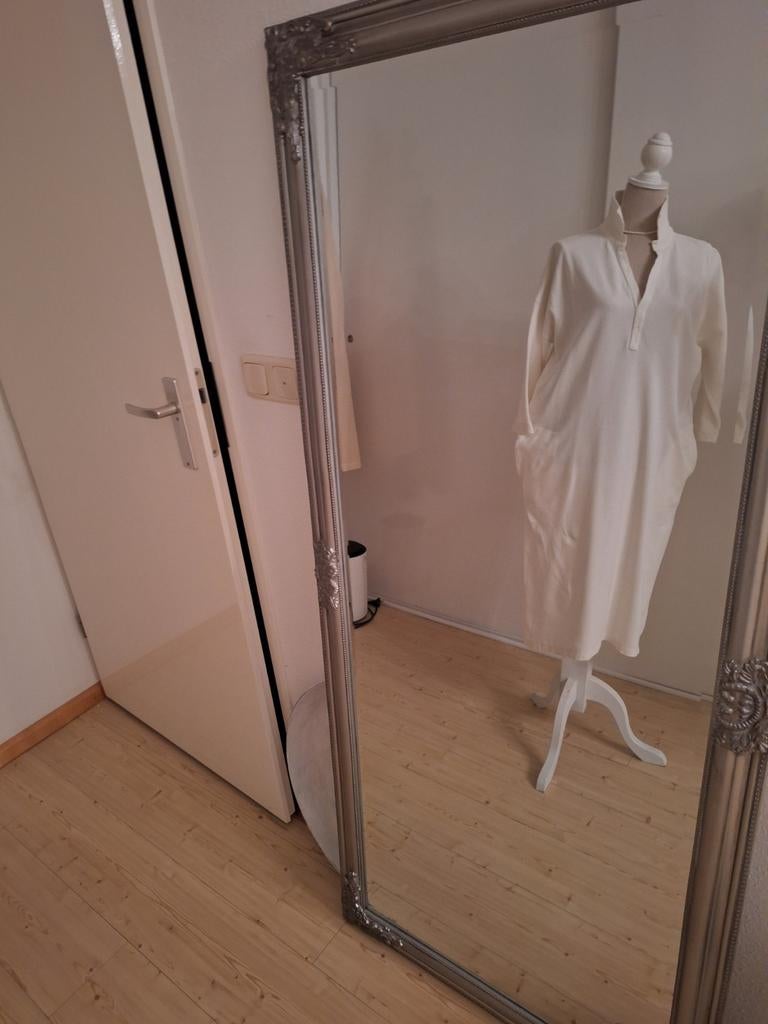 10 days, 10 days, Ophalen of Verzenden, Zo goed als nieuw, Beige