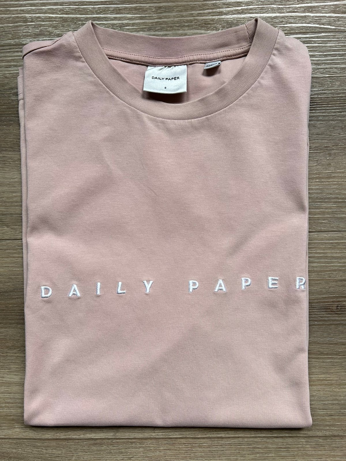 Daily Paper t-shirt licht roze maat S nieuw, Ophalen of Verzenden, Nieuw, Maat 46 (S) of kleiner, Roze