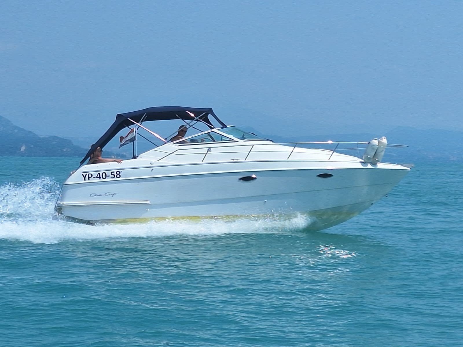 Chris Craft 232 Crown, Watersport en Boten, Speedboten, Gebruikt, Overige merken, Benzine, 200 pk of meer, Binnenboordmotor, Polyester