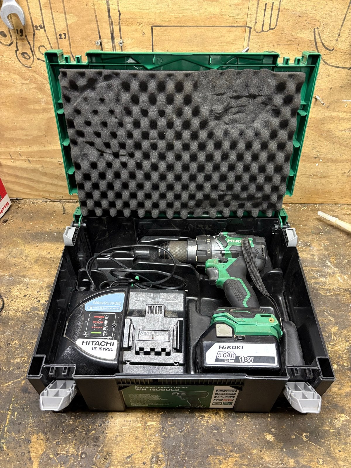 Hikoki DV 18DC Klopboormachine met lader en accu, 600 watt of meer, Ophalen of Verzenden, Klopboormechanisme, Zo goed als nieuw