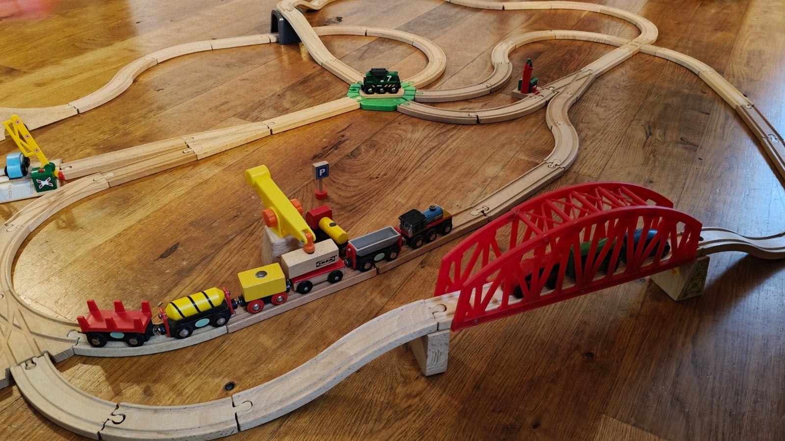 Complete houten treinbaan met veel extra's, Kinderen en Baby's, Speelgoed | Houten speelgoed, Ophalen of Verzenden