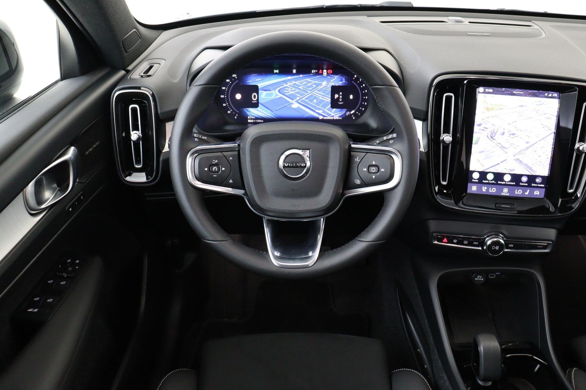 Volvo XC40 B4 (M-HYBRID) PLUS DARK -PANO.DAK|HARMAN/KARDON|C, Auto's, 12 maanden, Gebruikt, Euro 6, 4 cilinders