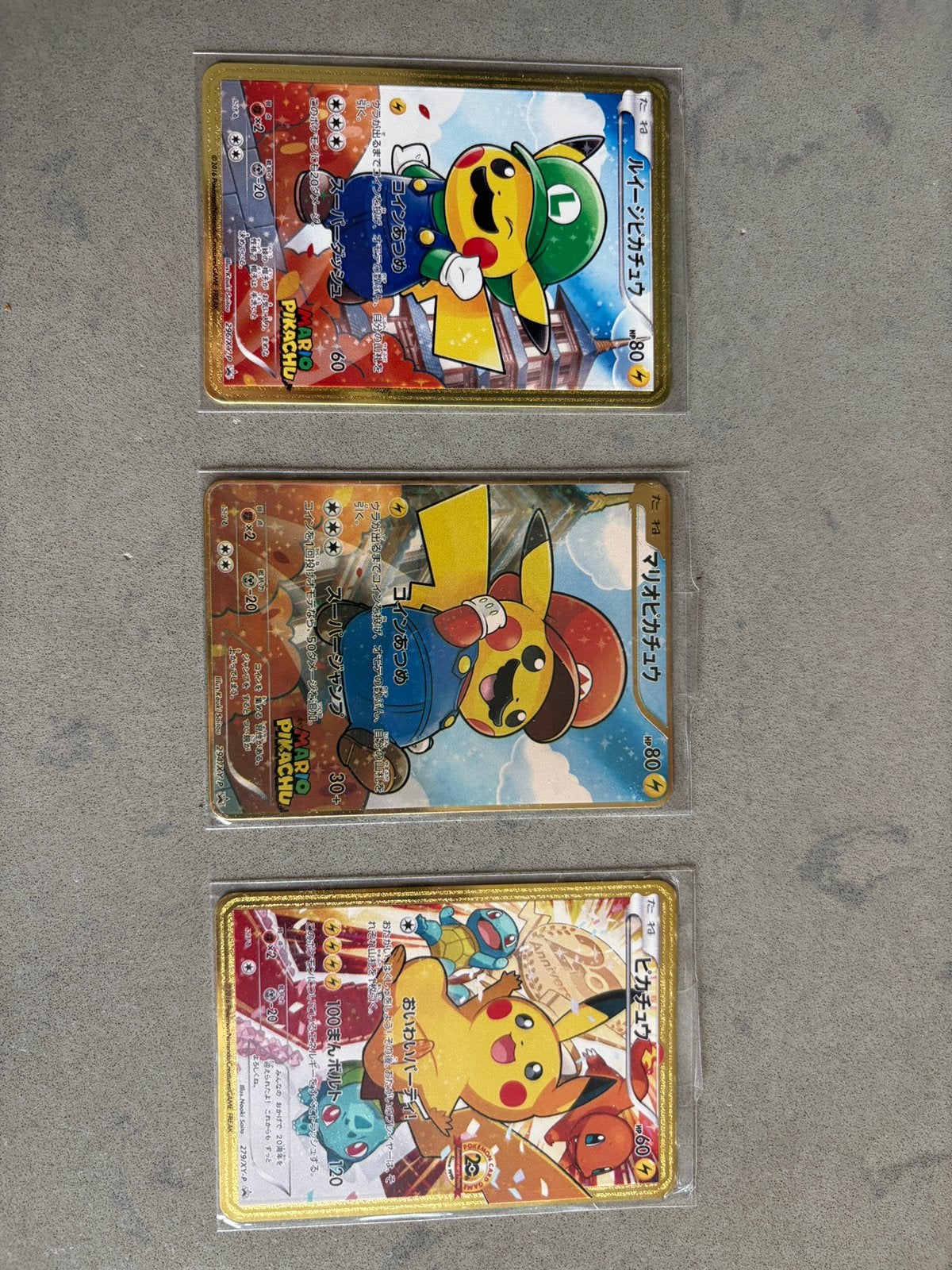 3x Pokémon metalen kaarten: Mario & Luigi & Pikachu Replica, Hobby en Vrije tijd, Verzamelkaartspellen | Pokémon, Ophalen of Verzenden