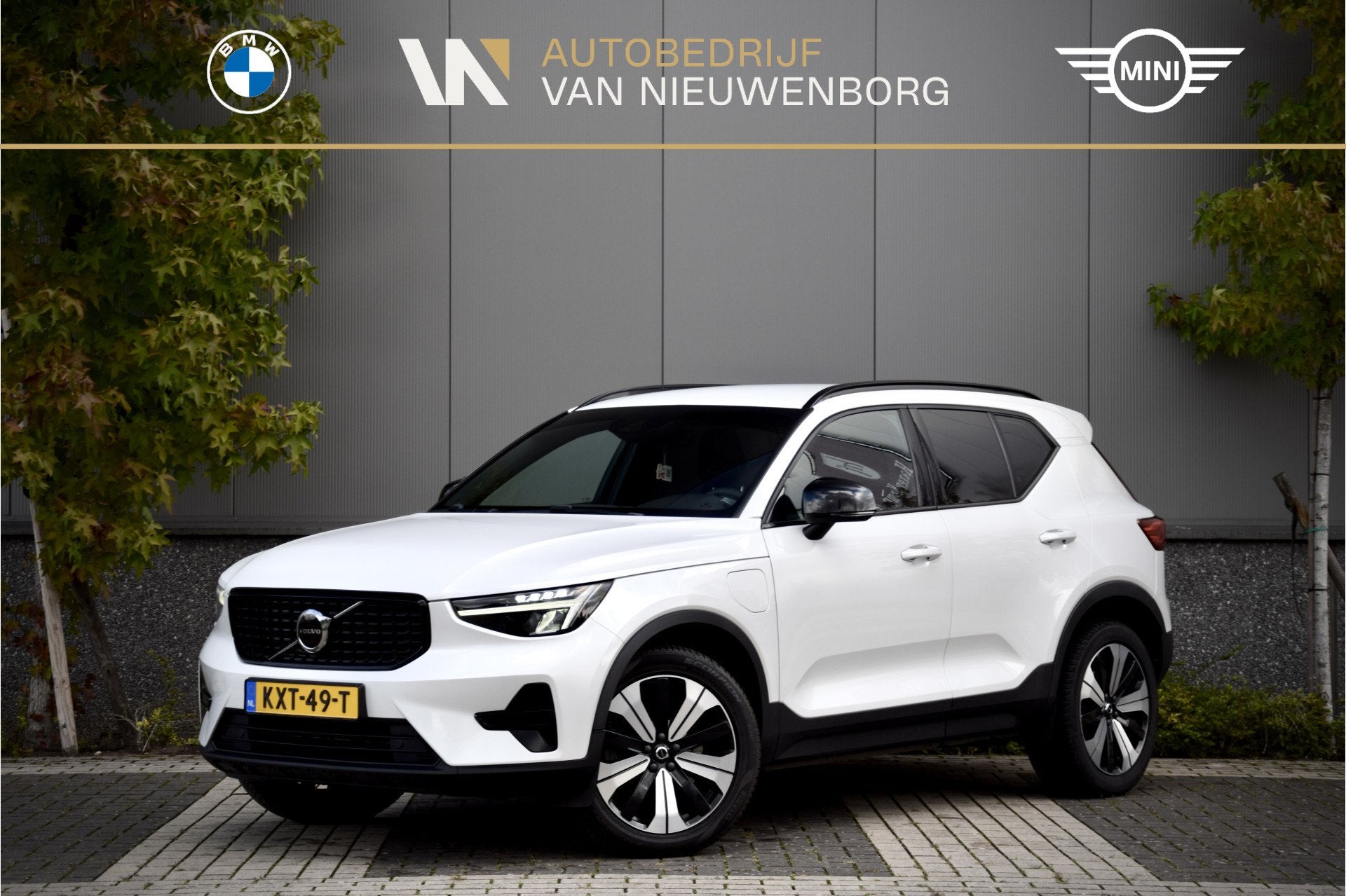 Volvo XC40 T4 211pk Recharge Plus Dark Facelift R-Design Plu, Dealer onderhouden, Gebruikt, Met garantie (alle), Verwarmde buitenspiegels