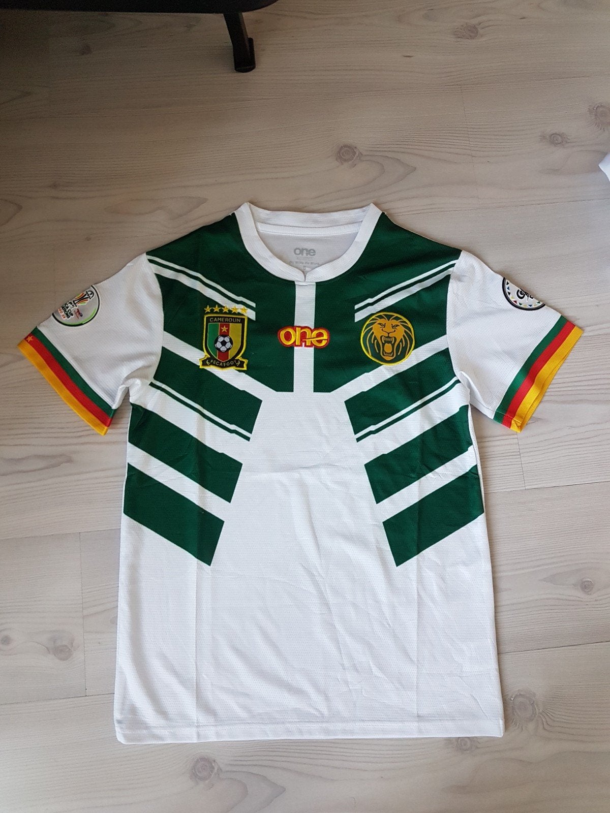Kameroen heren voetbalshirt size medium, Ophalen of Verzenden, Zo goed als nieuw, Shirt