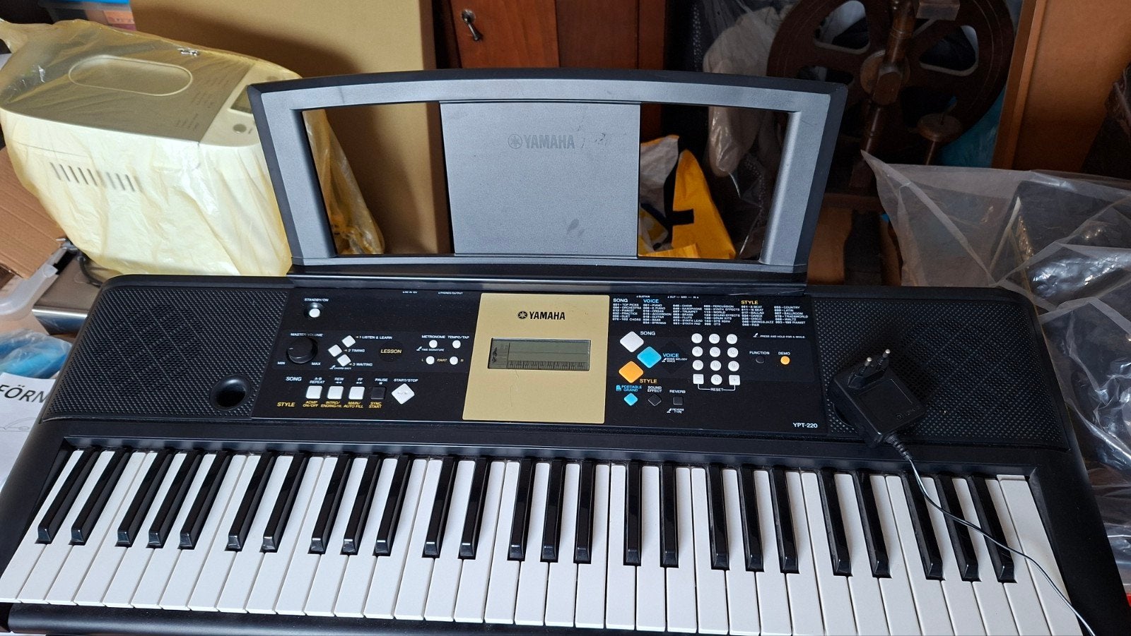 Yamaha YPT-220  keyboard met standaard, Muziek en Instrumenten, Ophalen, Yamaha, Met standaard, 61 toetsen