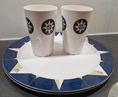 2 Mepal Rosti bekers+ 2 grote platte borden, design Windroos, Ophalen of Verzenden