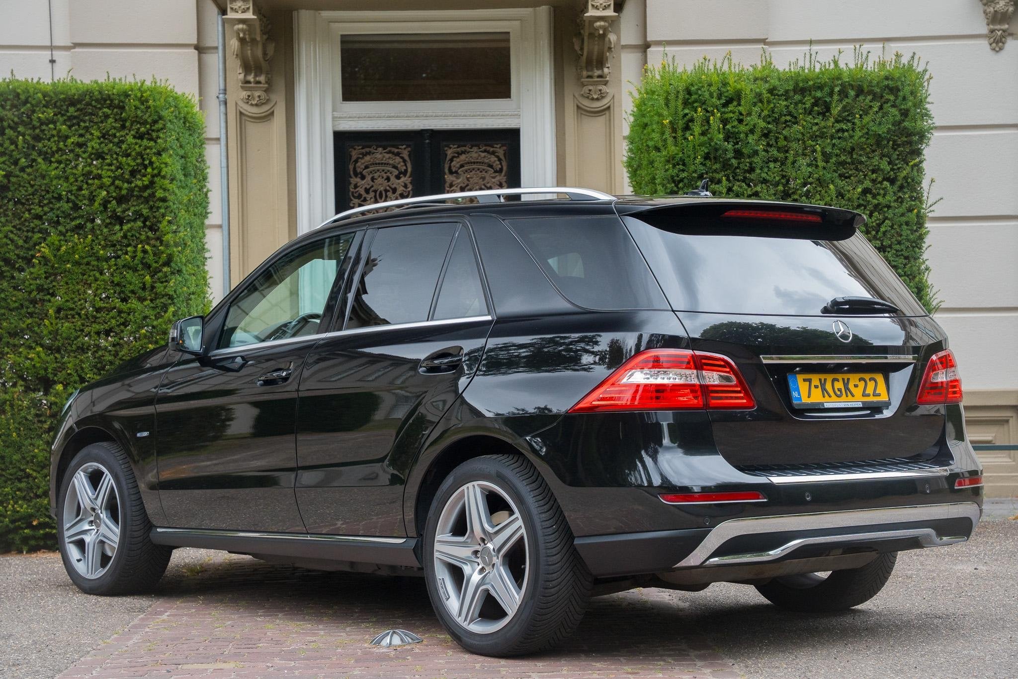 Mercedes-Benz M-klasse 350 AMG | TREKHAAK | PANO | LUCHTVERI, Auto's, Automaat, Gebruikt, Euro 6, 138 €/maand