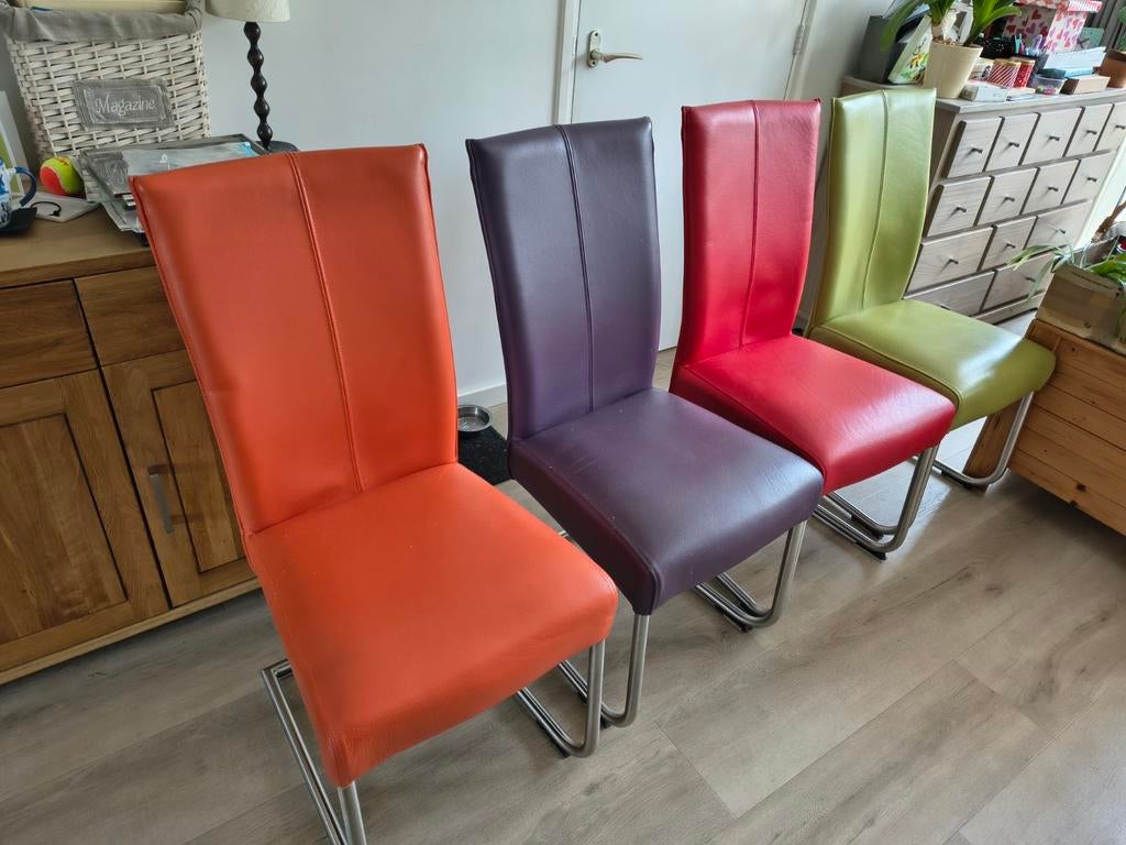 4 leren eettafelstoelen in diverse kleuren, Huis en Inrichting, Ophalen, Gebruikt, Overige kleuren, Vier