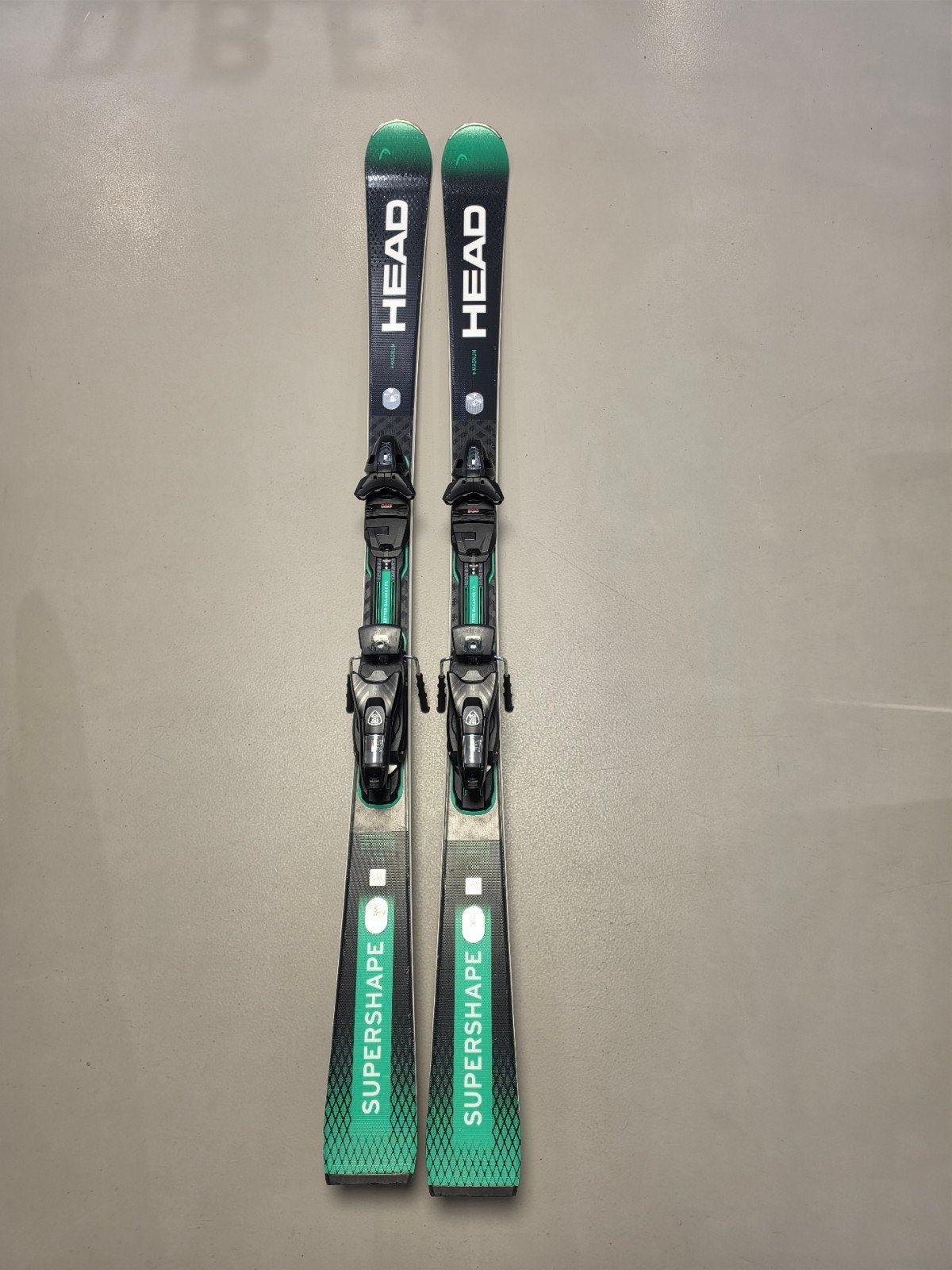 Head Supershape e-Magnum Ski 170CM, Sport en Fitness, Skiën en Langlaufen, 160 tot 180 cm, Head, Gebruikt, Head
