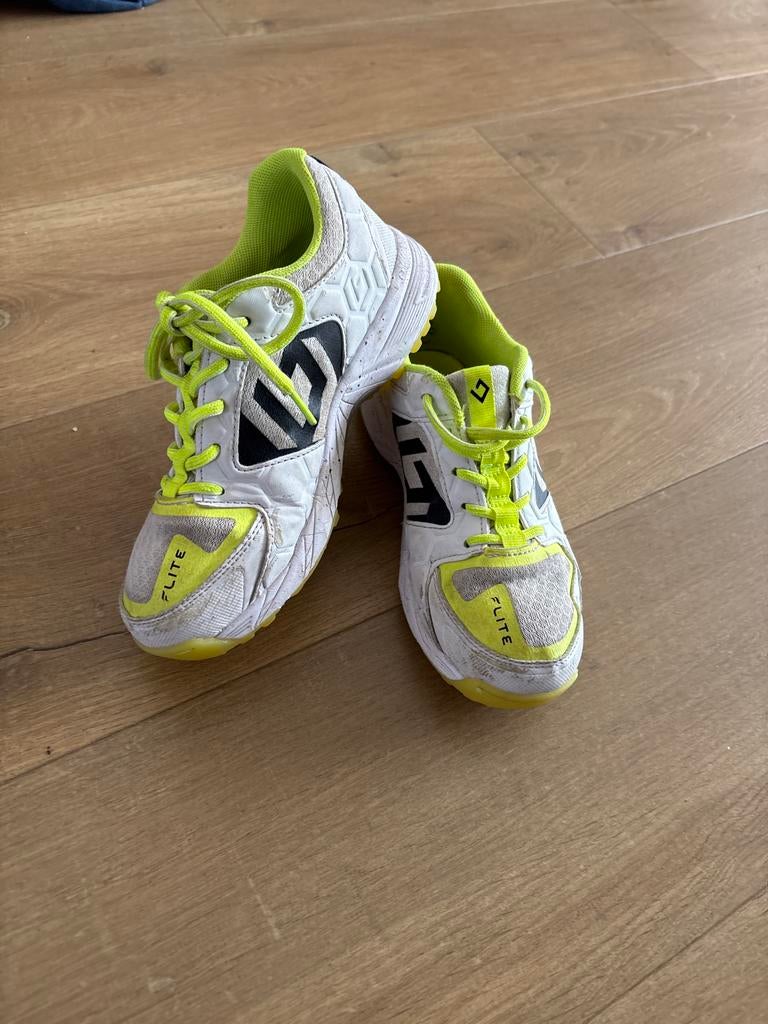 Brabo Lite Kinder Kunstgrasschoenen Maat 34, Sport en Fitness, Hockey, Ophalen of Verzenden, Gebruikt, Schoenen