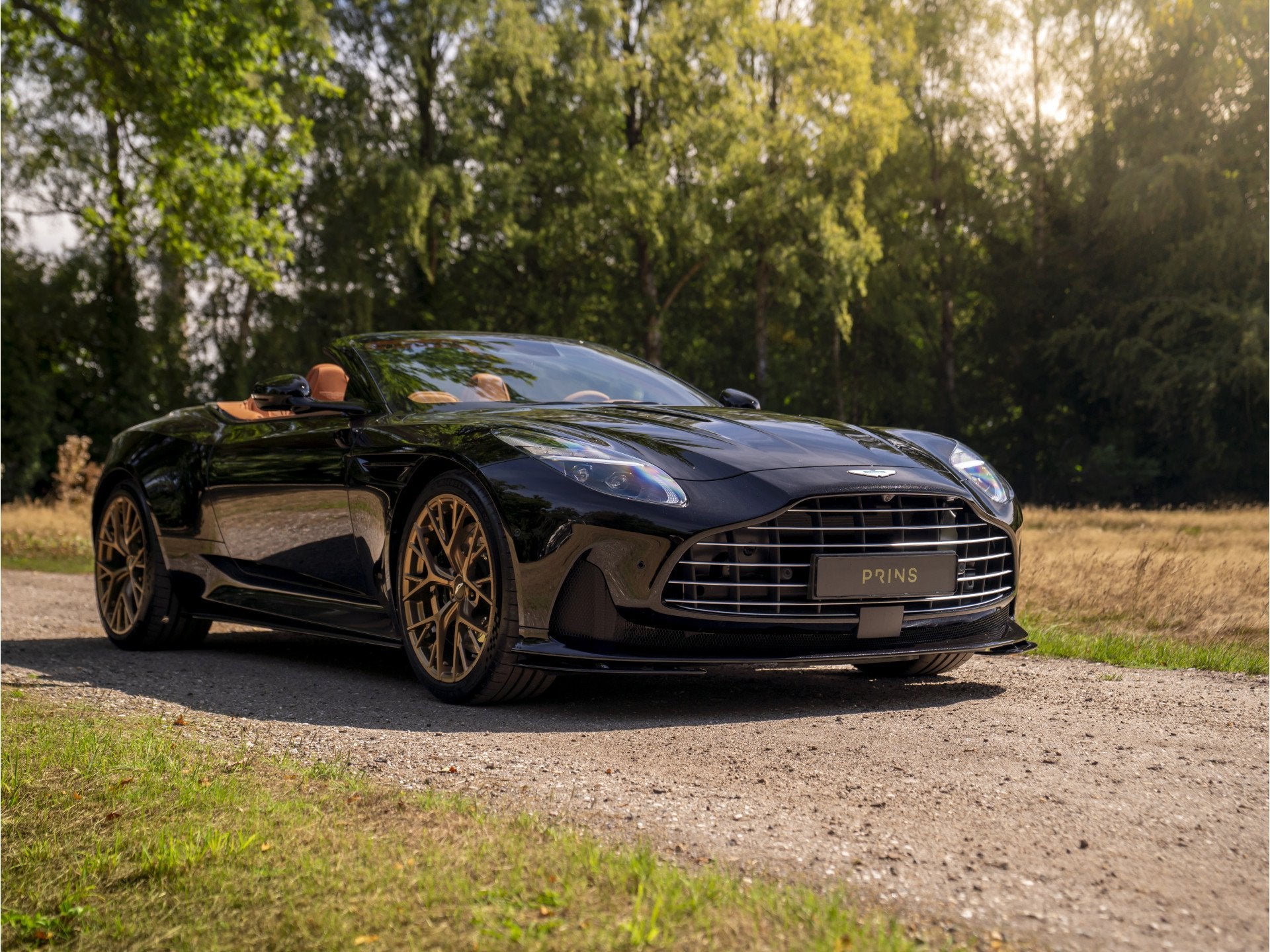 Aston Martin DB12 Volante 4.0 V8 (bj 2026, automaat), Automaat, Achterwielaandrijving, Gebruikt, 4 stoelen