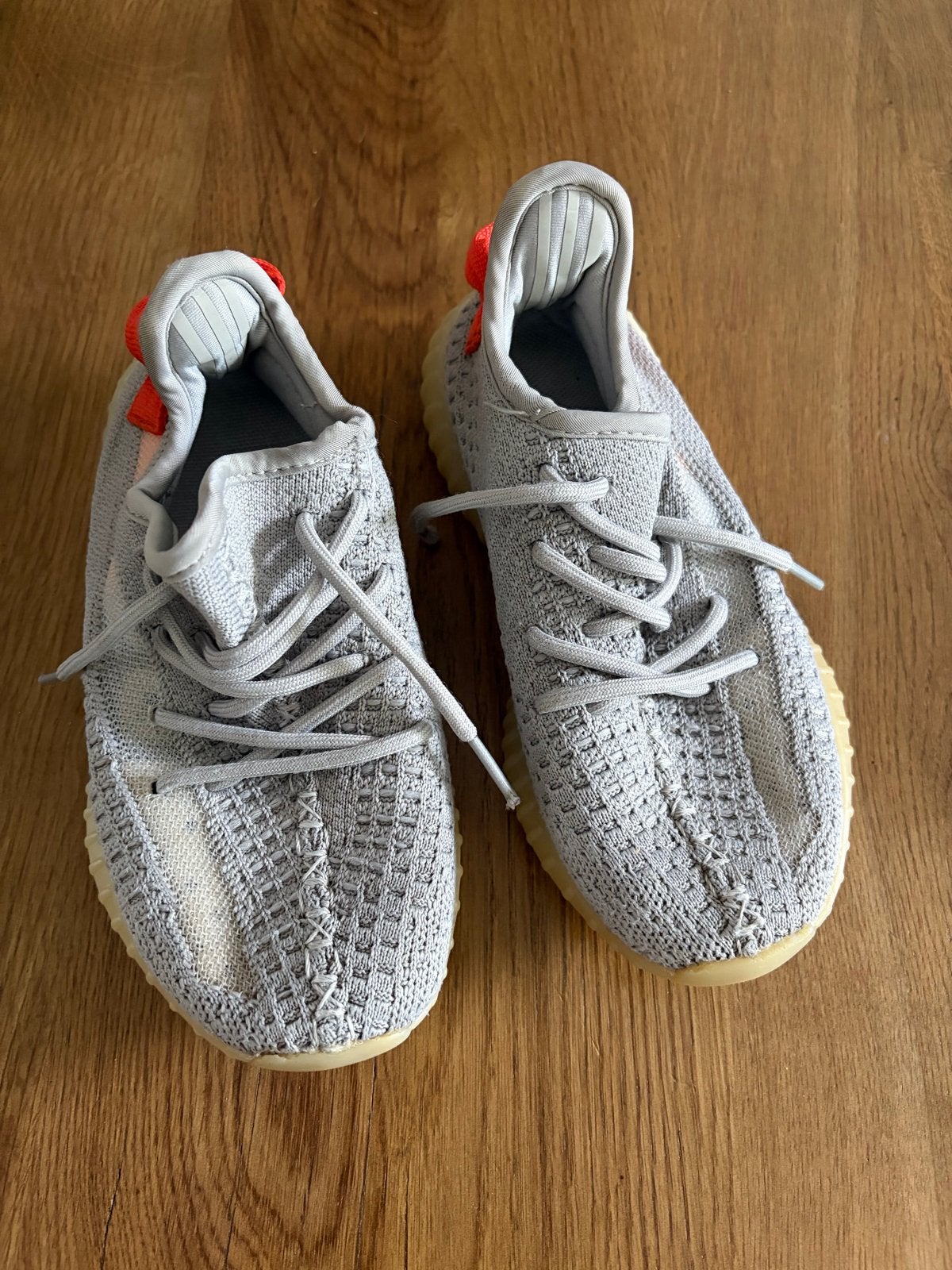 Adidas Yeezy Boost 350 V2 Light - Maat 32, Ophalen of Verzenden, Zo goed als nieuw, Jongen of Meisje, Schoenen