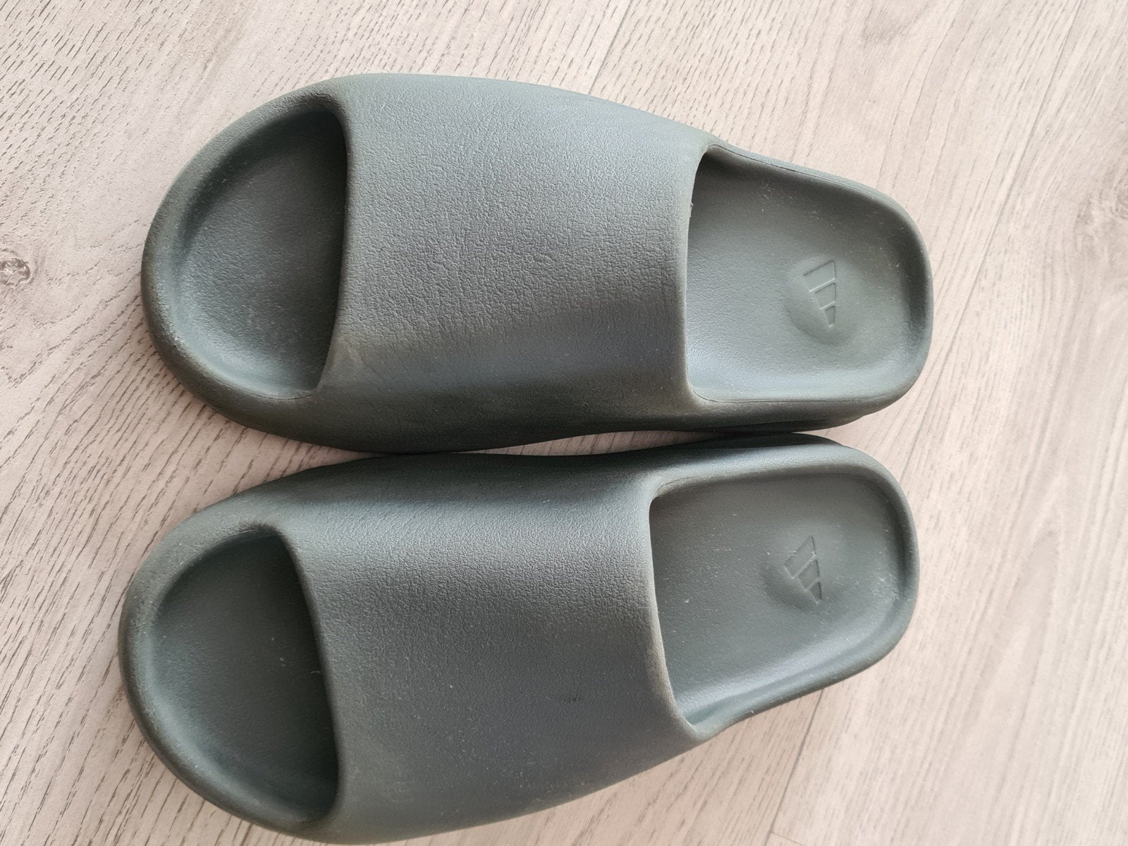 Yeezy Slide, Ophalen of Verzenden, Overige maten, Grijs, Adidas Yeezy