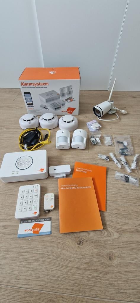 WoonVeilig Alarmsysteem met HD Buitencamera en 3 rookmelders, Beweging, Verzenden, Draadloos, Zo goed als nieuw