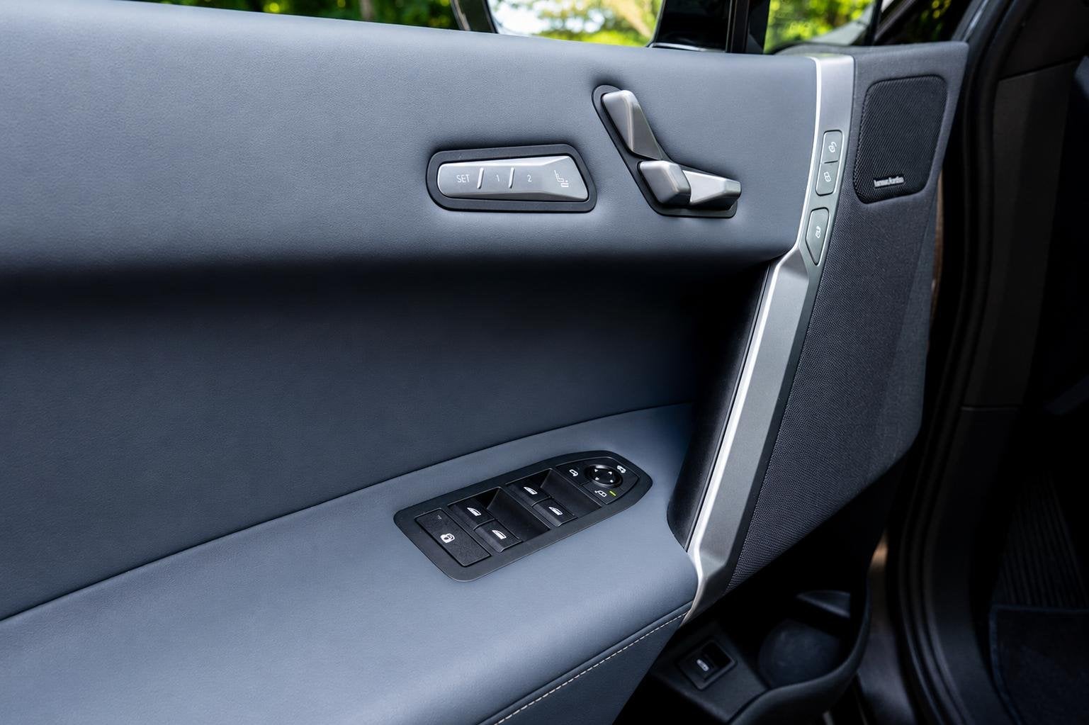 Foto 12 van BMW iX xDrive M70 112 kWh | Suite Amido | Snelwegassistent*