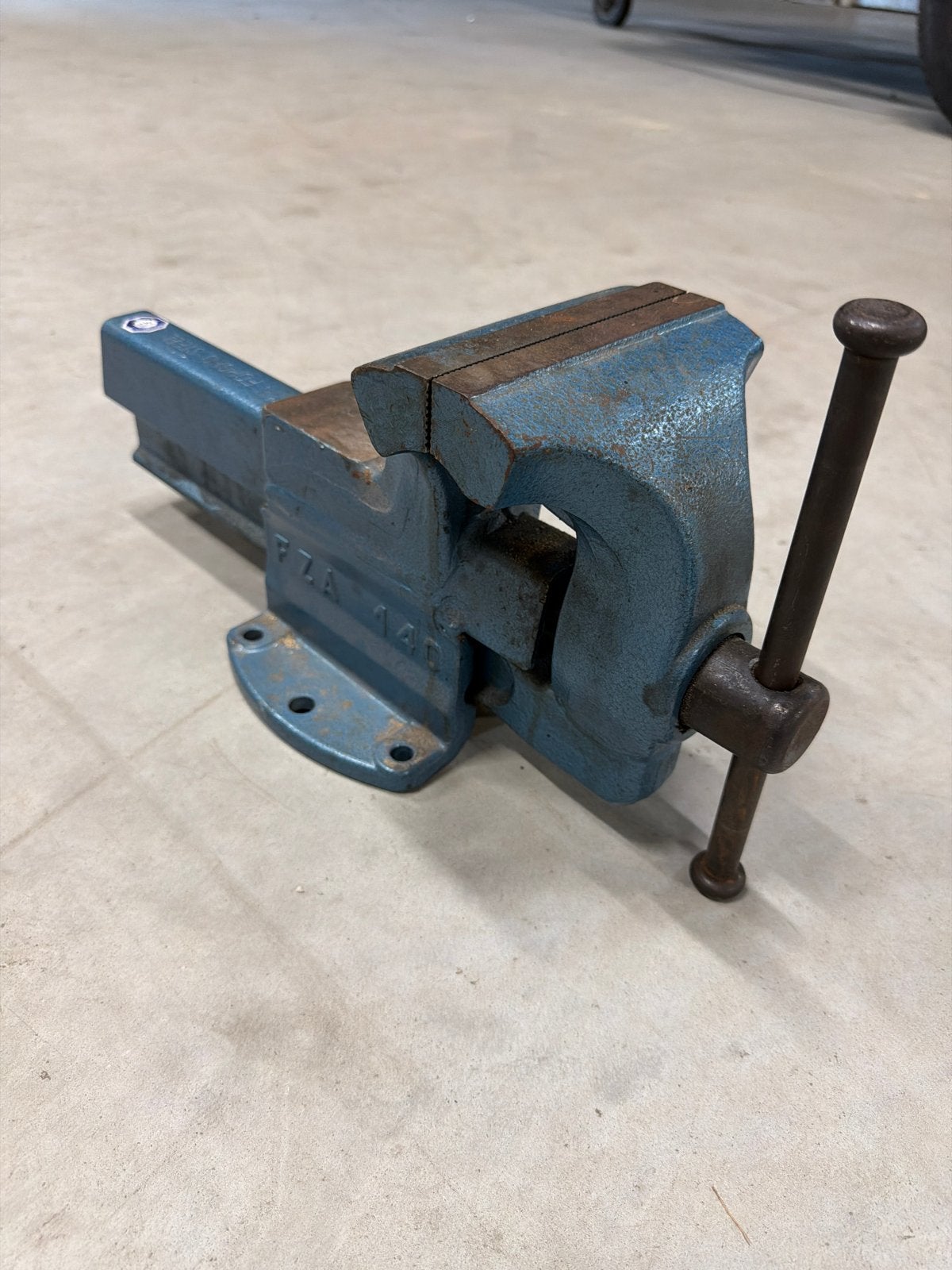 Gedore Panther FZA140 bankschroef met pijpklem, Ophalen, Zo goed als nieuw, Bankschroef, Gedore