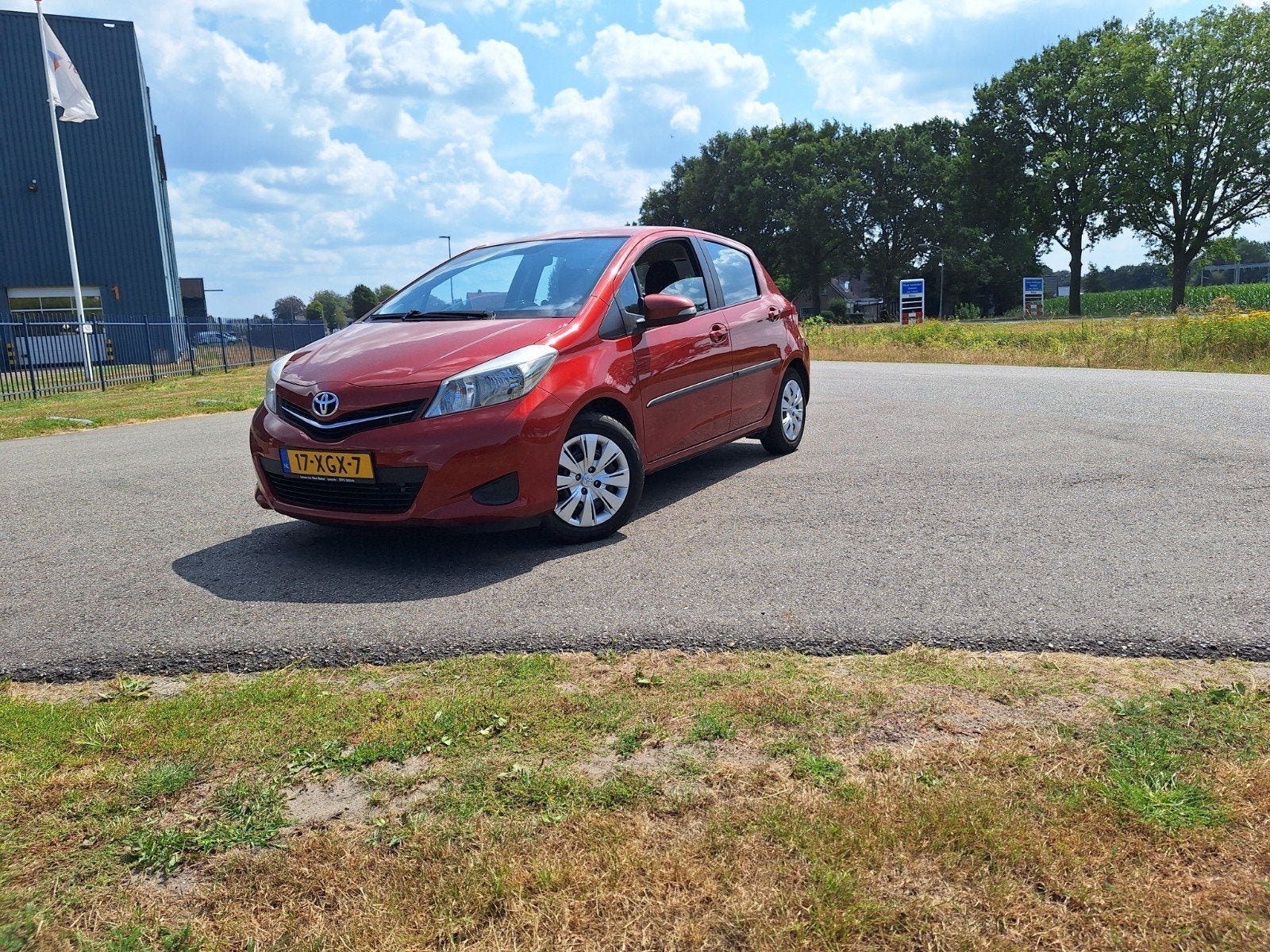 Toyota Yaris 1.4 D-4d 5DR 2012 Rood, Auto's, Voorwielaandrijving, 4 cilinders, 96 €/maand, Origineel Nederlands