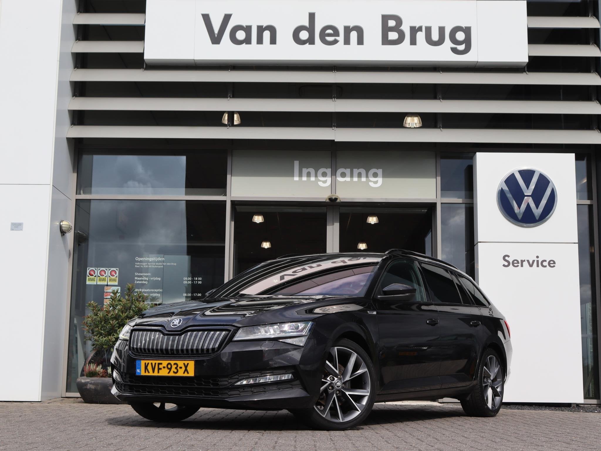 Skoda Superb Combi 1.4 TSI 218 PK DSG iV Sportline Business, Auto's, Gebruikt, 4 cilinders, Zwart, 1600 kg