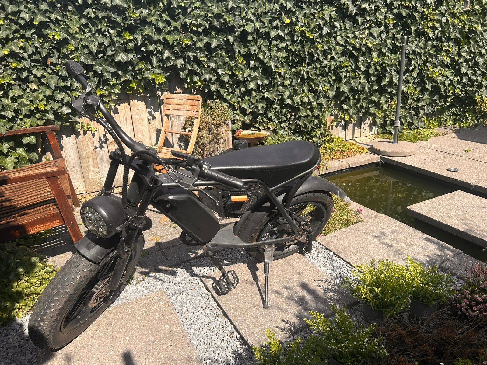 Ouxi V8,  ( Accu + Oplader + Gashendel ), 59 cm of meer, Ophalen, Zo goed als nieuw, Overige merken