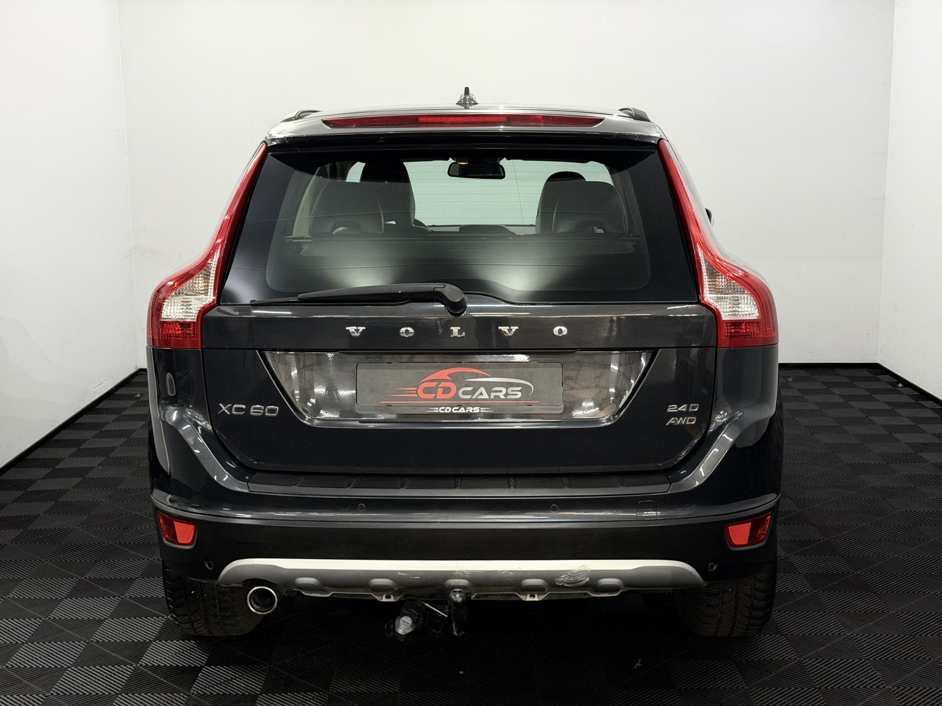 Volvo XC60 2.4D AWD Momentum Leder, Parkeersensoren, Stoelve, Automaat, 1716 kg, Gebruikt, 197 €/maand