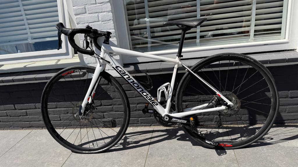 Prachtige Cannondale racefiets Synapse 45 cm als NIEUW!!, Fietsen en Brommers, 28 inch, Aluminium, Cannondale, Minder dan 49 cm