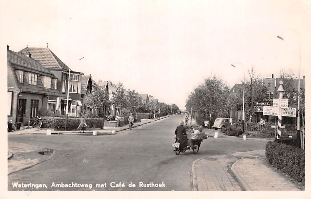 Wateringen, Ambachtsweg met Café de Rusthoek, Ophalen of Verzenden, 1940 tot 1960, Gelopen, Zuid-Holland