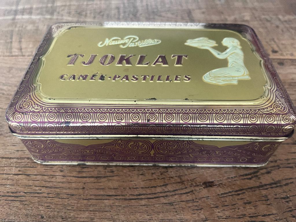 Vintage trommeltje Tjoklat camee pastilles, Verzamelen, Blikken, Ophalen of Verzenden, Gebruikt, Overige, Overige merken