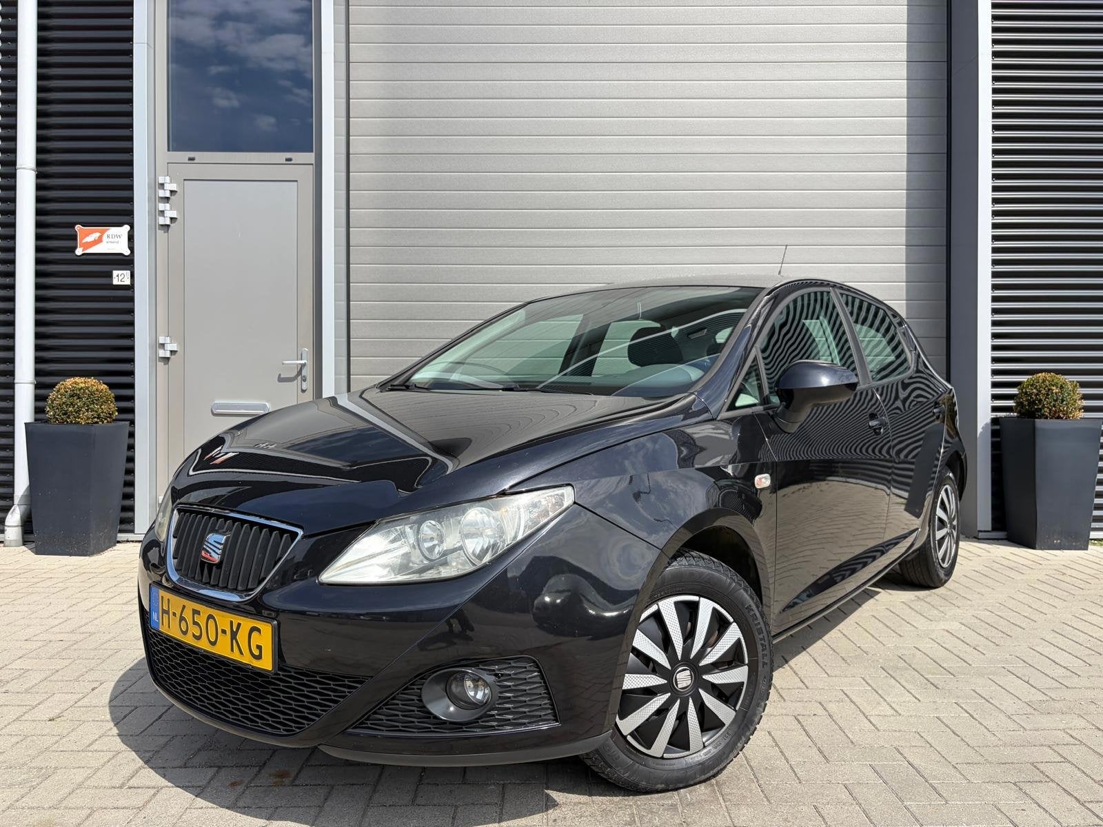 Seat Ibiza 1.2 Reference/Airco/Cruise control/Metallic/, Voorwielaandrijving, Zwart, 1198 cc, Bedrijf